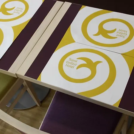 Szent Gellert بيت شباب *